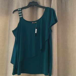 NWT. BELLDINI TOP